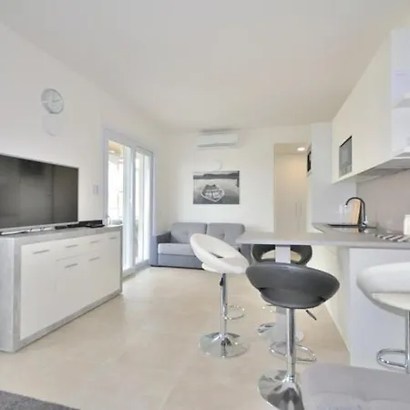 Vivaldi Private Apartment *